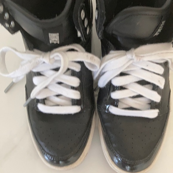 Nike sneakers - Picture 3 of 4